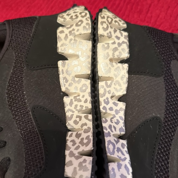 Reebok Women's Zig Dynamica Running Shoe, Black/Rose Gold/Chalk - Picture 6 of 6